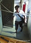 <b>他被机关奉告大嫂正在原奶牛场的家中</b>